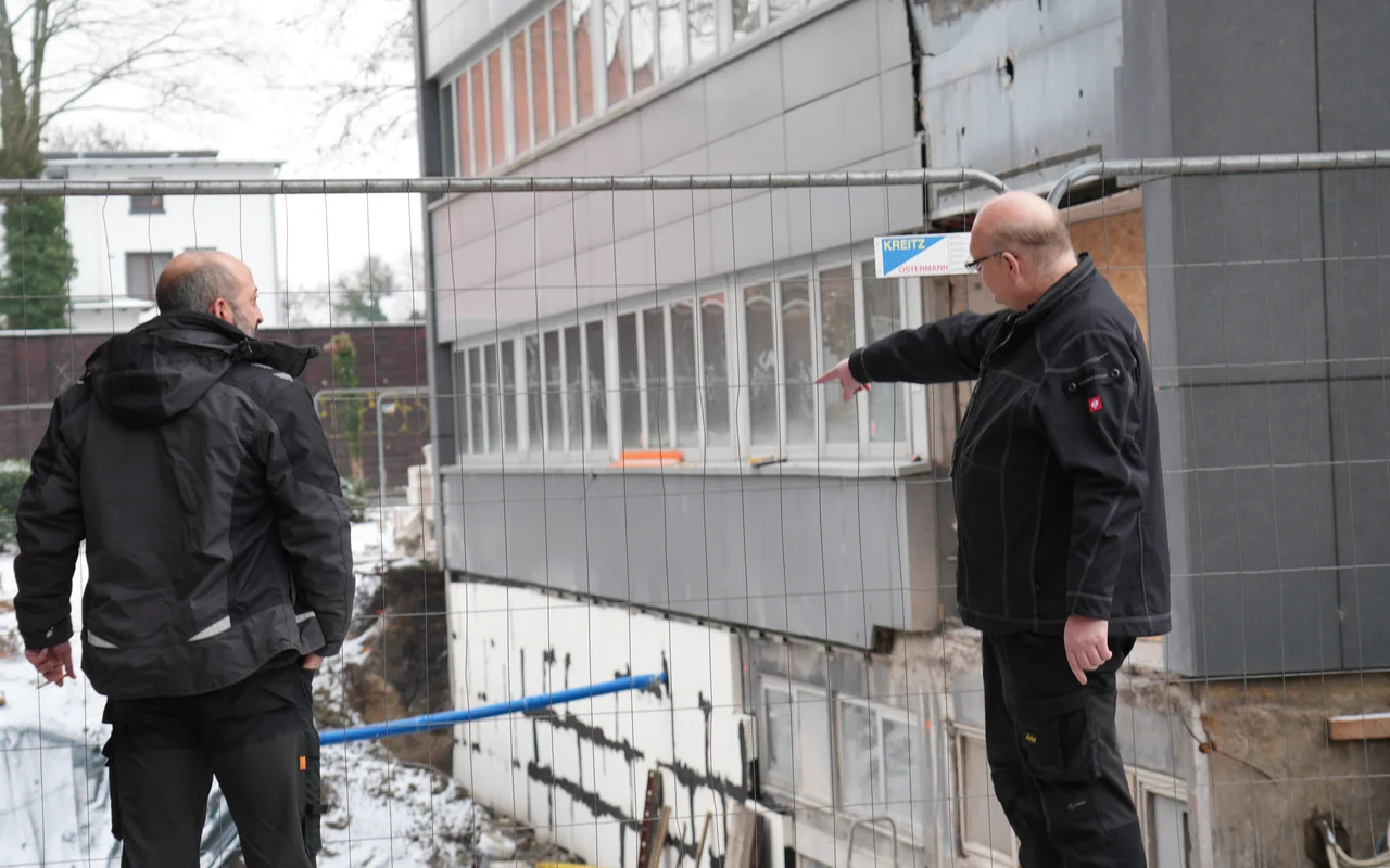 Besprechung auf der Baustelle